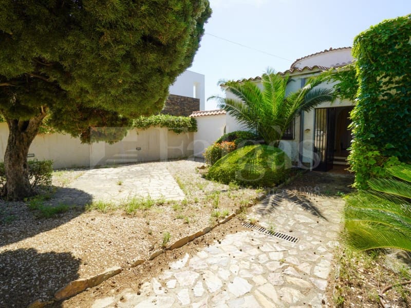 3 chambre Villa/Maison à vendre à Empuriabrava avec garage - 890 000 € (Ref: 9912767)