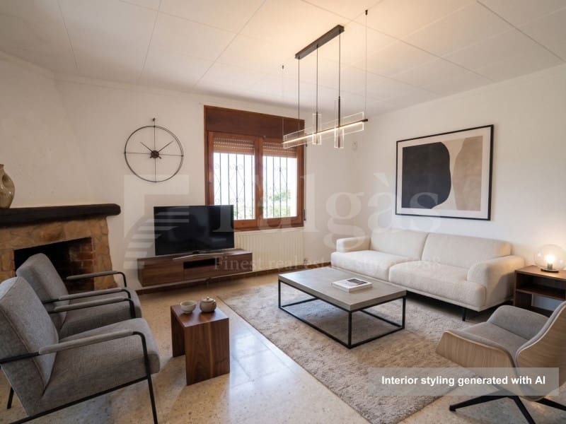 3 bedroom Villa for sale in Empuriabrava with garage - € 860,000 (Ref: 9915811)