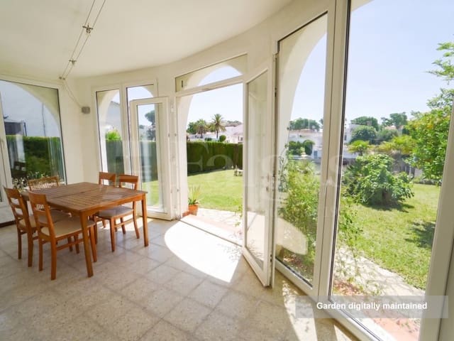 3 makuuhuone Huvila myytävänä paikassa Empuriabrava, Castelló d'Empúries mukana 
autotalli - 860 000 € (Ref: 9915811)