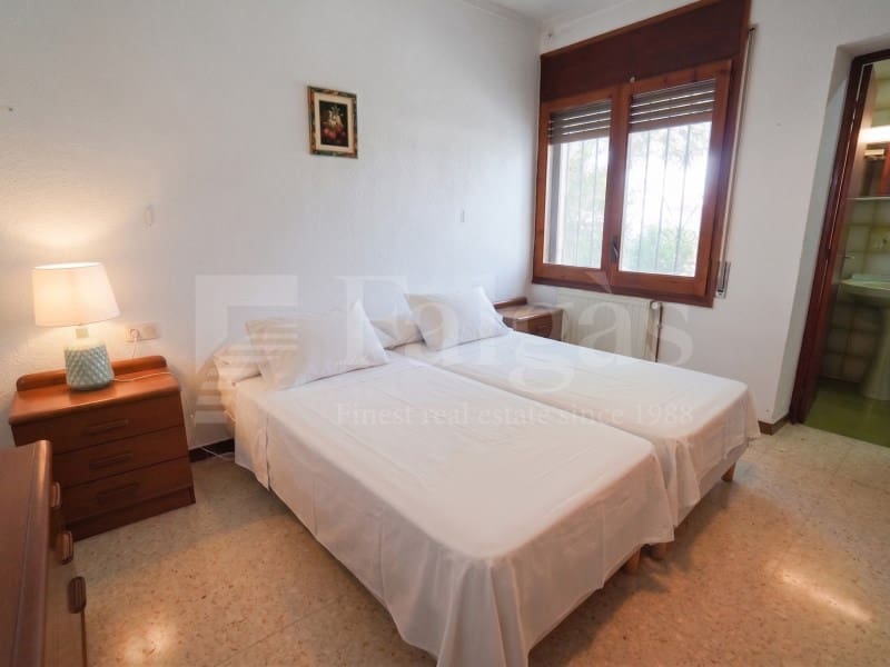 3 bedroom Villa for sale in Empuriabrava with garage - € 860,000 (Ref: 9915811)
