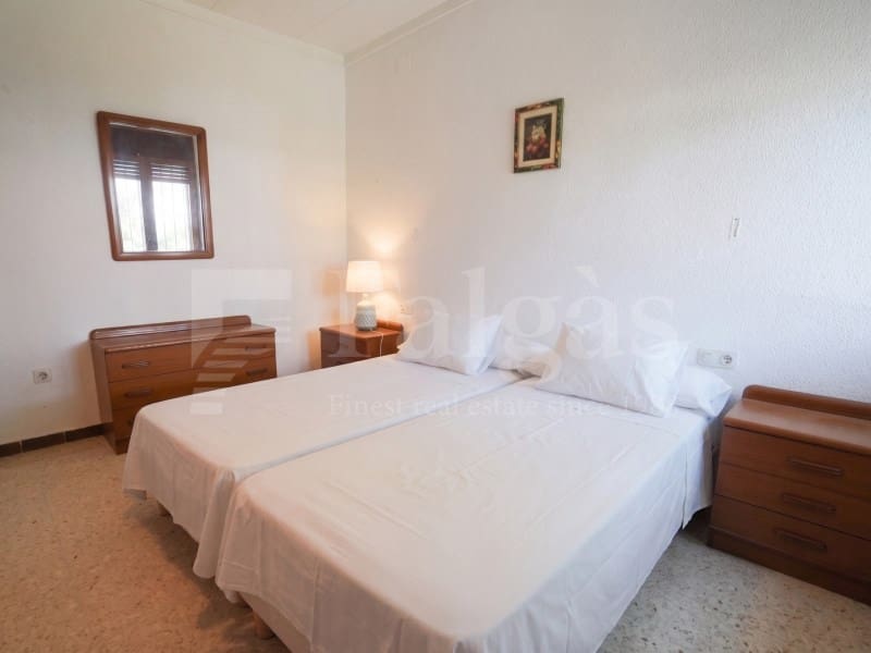 3 bedroom Villa for sale in Empuriabrava with garage - € 860,000 (Ref: 9915811)