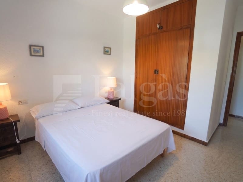3 bedroom Villa for sale in Empuriabrava with garage - € 860,000 (Ref: 9915811)
