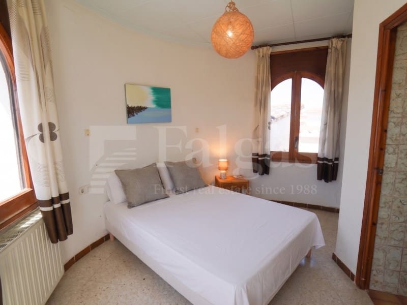 3 bedroom Villa for sale in Empuriabrava with garage - € 860,000 (Ref: 9915811)