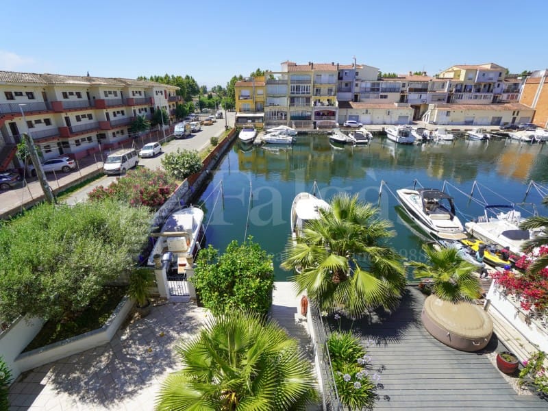 3 chambre Appartement à vendre à Empuriabrava - 329 000 € (Ref: 9922296)
