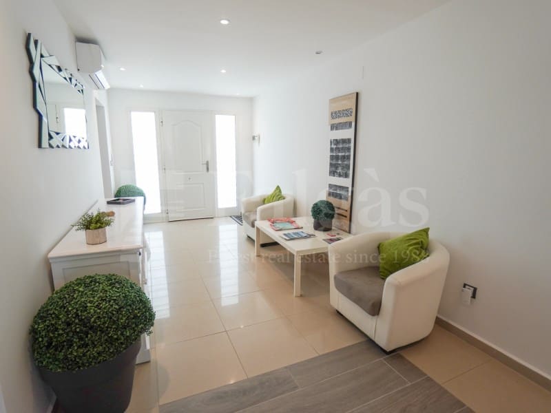 7 bedroom Villa for sale in Empuriabrava with garage - € 1,450,000 (Ref: 9929036)
