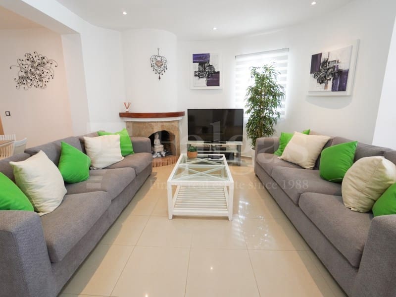 7 bedroom Villa for sale in Empuriabrava with garage - € 1,450,000 (Ref: 9929036)