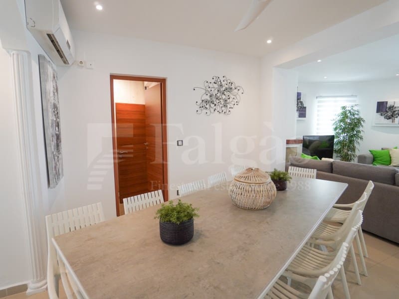 7 bedroom Villa for sale in Empuriabrava with garage - € 1,450,000 (Ref: 9929036)