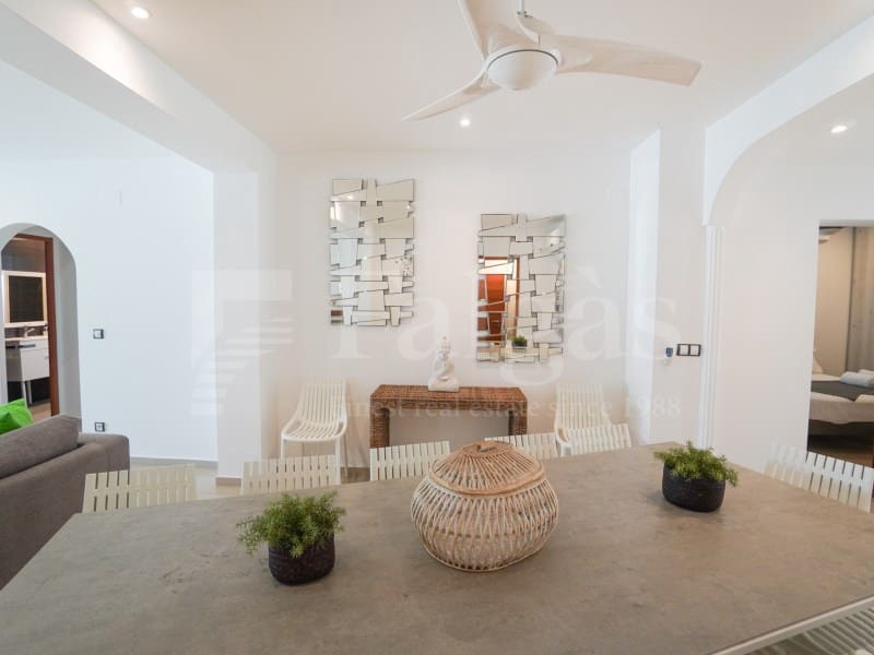7 bedroom Villa for sale in Empuriabrava with garage - € 1,450,000 (Ref: 9929036)