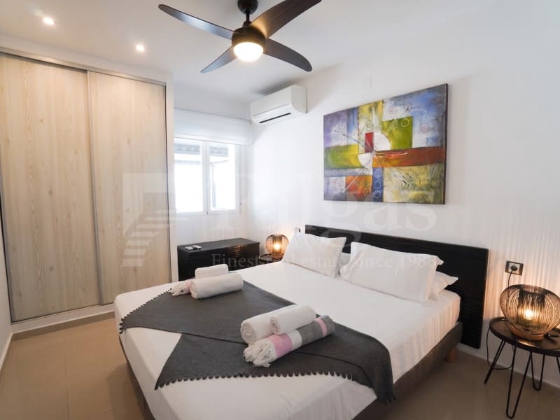 7 bedroom Villa for sale in Empuriabrava with garage - € 1,450,000 (Ref: 9929036)