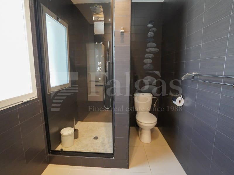 7 bedroom Villa for sale in Empuriabrava with garage - € 1,450,000 (Ref: 9929036)