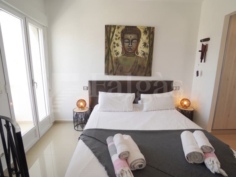 7 bedroom Villa for sale in Empuriabrava with garage - € 1,450,000 (Ref: 9929036)