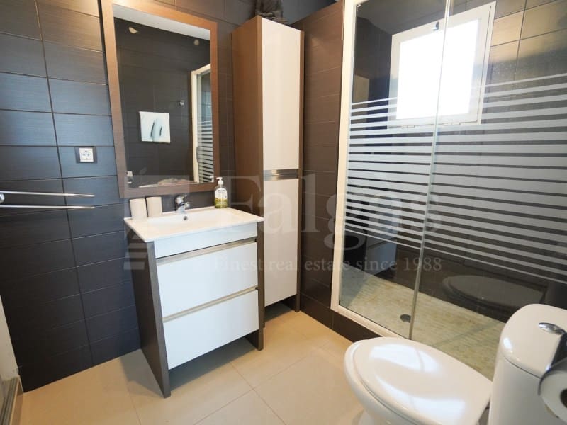 7 bedroom Villa for sale in Empuriabrava with garage - € 1,450,000 (Ref: 9929036)