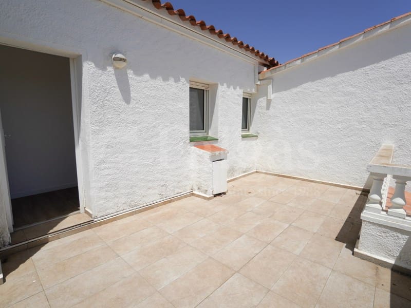 7 bedroom Villa for sale in Empuriabrava with garage - € 1,450,000 (Ref: 9929036)