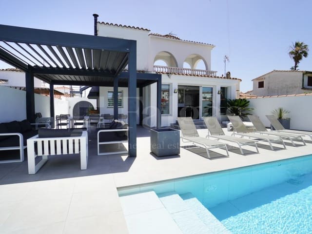 7 soveværelse Villa til salg i Empuriabrava, Castelló d'Empúries med garage - € 1.450.000 (Ref: 9929036)