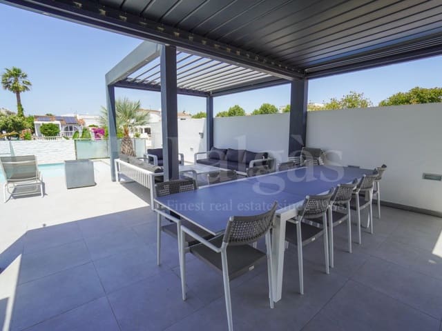 7 soveværelse Villa til salg i Empuriabrava, Castelló d'Empúries med garage - € 1.450.000 (Ref: 9929036)