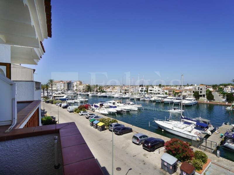 1 quarto Apartamento para venda em Empuriabrava com garagem - 285 000 € (Ref: 9937813)