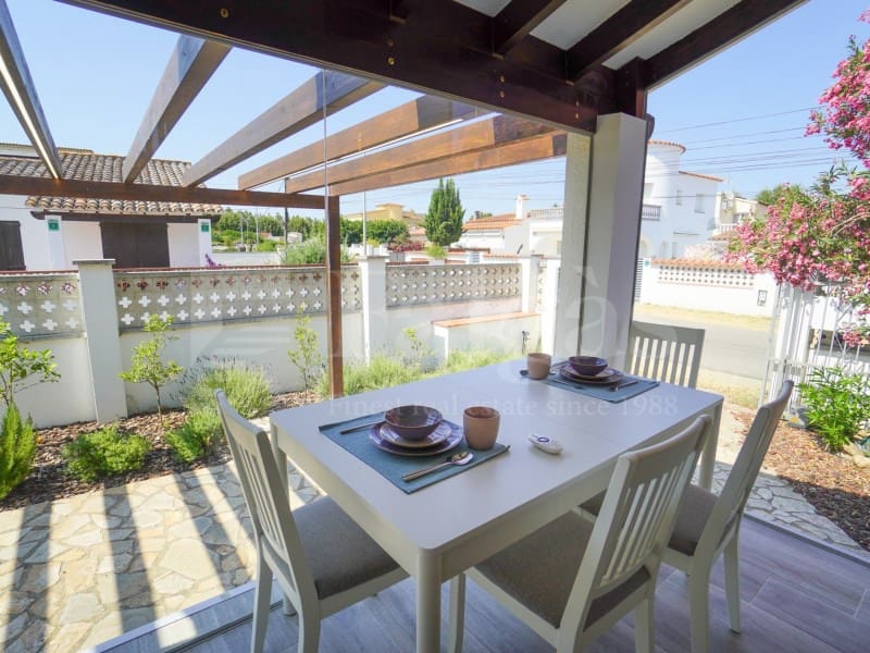 2 soverom Hus til salgs i Empuriabrava - € 339 000 (Ref: 9953909)