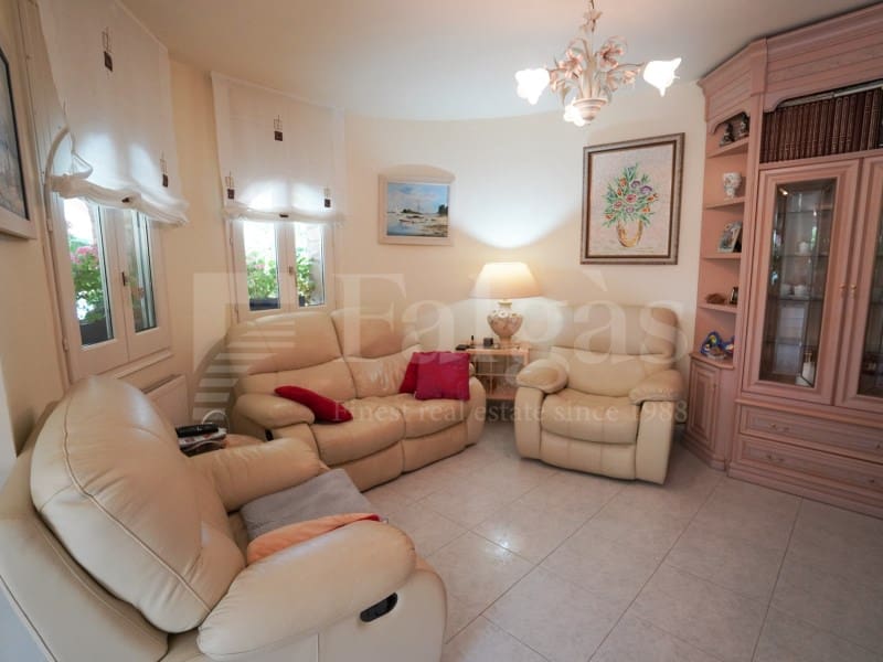 4 quarto Moradia para venda em Empuriabrava com piscina garagem - 525 000 € (Ref: 9957619)