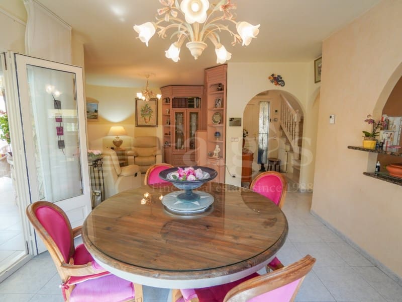 4 quarto Moradia para venda em Empuriabrava com piscina garagem - 525 000 € (Ref: 9957619)