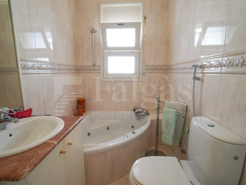 4 quarto Moradia para venda em Empuriabrava com piscina garagem - 525 000 € (Ref: 9957619)