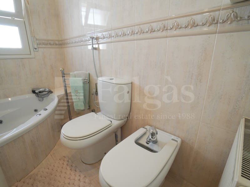 4 quarto Moradia para venda em Empuriabrava com piscina garagem - 525 000 € (Ref: 9957619)