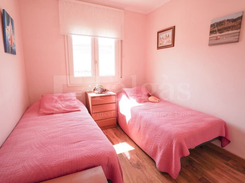 4 quarto Moradia para venda em Empuriabrava com piscina garagem - 525 000 € (Ref: 9957619)