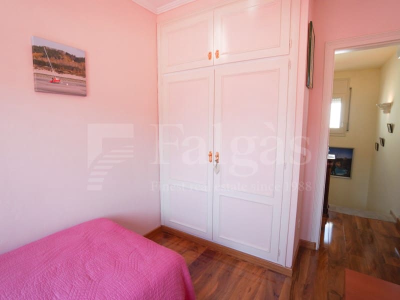 4 quarto Moradia para venda em Empuriabrava com piscina garagem - 525 000 € (Ref: 9957619)