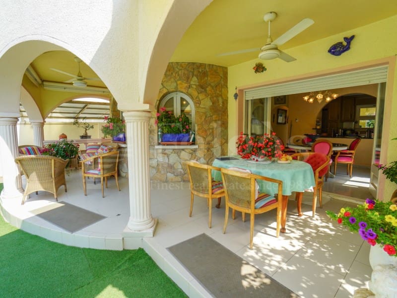 4 quarto Moradia para venda em Empuriabrava com piscina garagem - 525 000 € (Ref: 9957619)