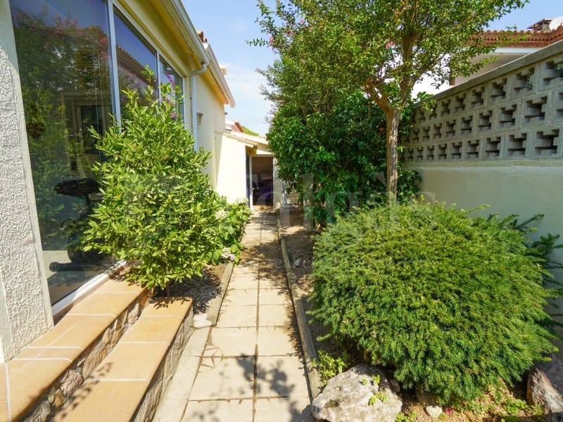 4 quarto Moradia para venda em Empuriabrava com piscina garagem - 525 000 € (Ref: 9957619)