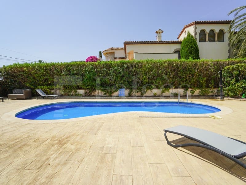 3 chambre Maison de Ville à vendre à Empuriabrava avec garage - 755 000 € (Ref: 9964961)