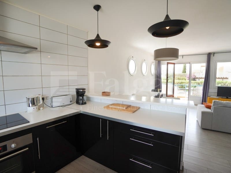 2 bedroom Terraced Villa for sale in Empuriabrava with garage - € 815,000 (Ref: 9972995)