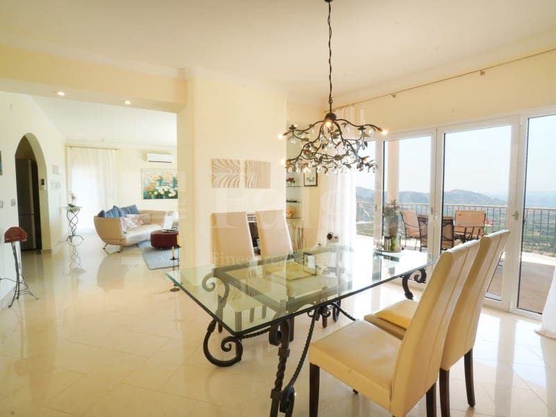 4 Zimmer Villa zu verkaufen in El Mas Fumats mit Pool Garage - 890.000 € (Ref: 9976914)