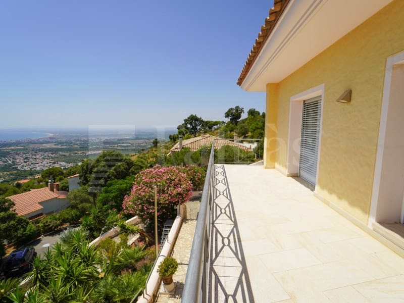 4 Zimmer Villa zu verkaufen in El Mas Fumats mit Pool Garage - 890.000 € (Ref: 9976914)
