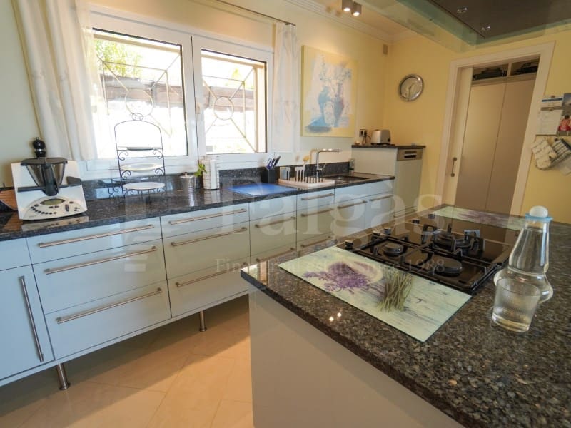 4 Zimmer Villa zu verkaufen in El Mas Fumats mit Pool Garage - 890.000 € (Ref: 9976914)