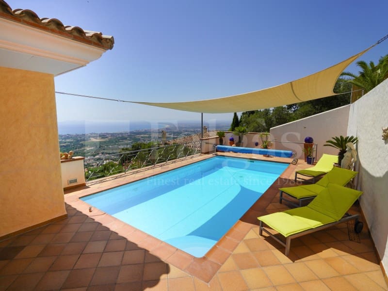 4 Zimmer Villa zu verkaufen in El Mas Fumats mit Pool Garage - 890.000 € (Ref: 9976914)