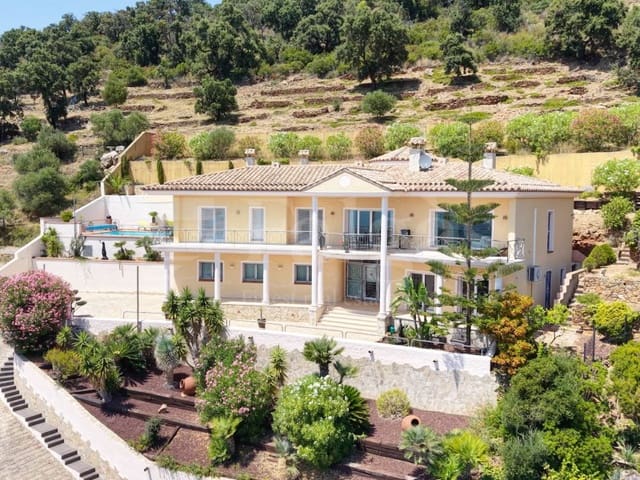 Chalet de 4 habitaciones en El Mas Fumats, Roses en venta con piscina garaje - 890.000 € (Ref: 9976914)