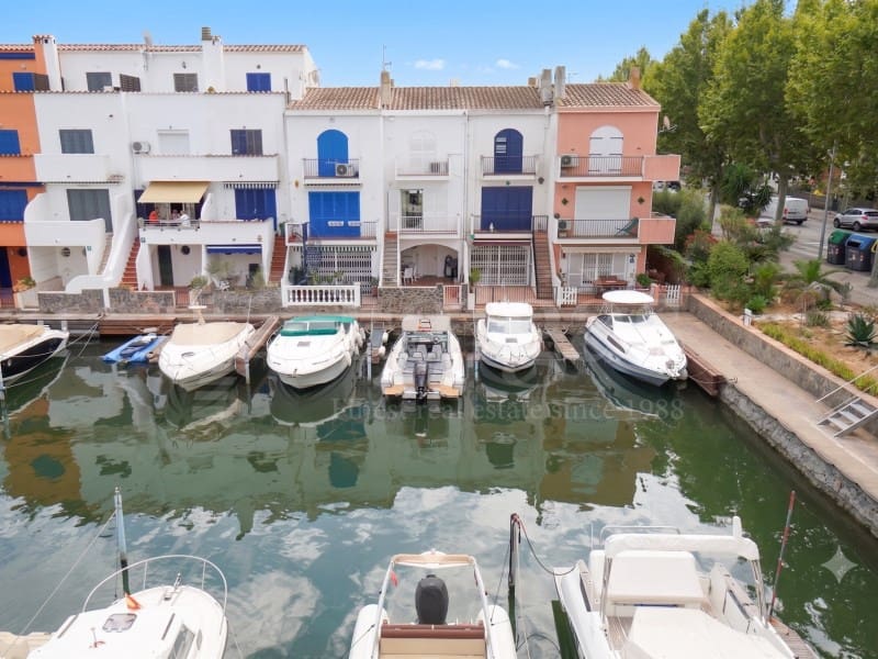 3 soverom Hus til salgs i Empuriabrava - € 435 000 (Ref: 9978491)