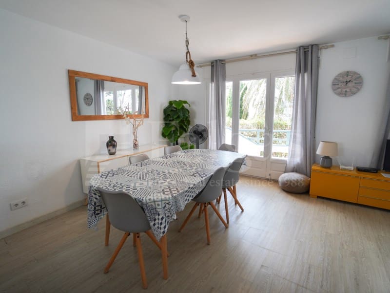 2 soveværelse Byhus til salg i Empuriabrava med garage - € 755.000 (Ref: 9979557)