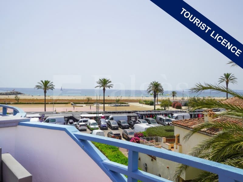 2 soveværelse Byhus til salg i Empuriabrava med garage - € 755.000 (Ref: 9979557)