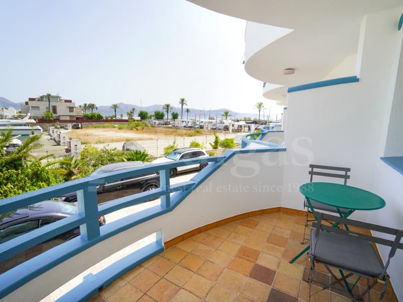 2 soveværelse Byhus til salg i Empuriabrava med garage - € 755.000 (Ref: 9979557)