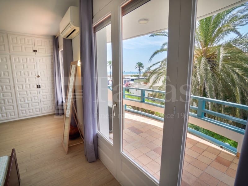 2 soveværelse Byhus til salg i Empuriabrava med garage - € 755.000 (Ref: 9979557)