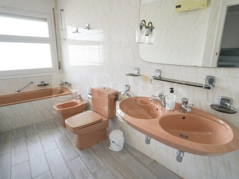 2 soveværelse Byhus til salg i Empuriabrava med garage - € 755.000 (Ref: 9979557)