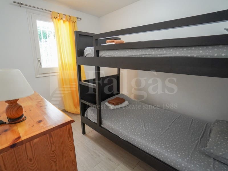 2 soveværelse Byhus til salg i Empuriabrava med garage - € 755.000 (Ref: 9979557)