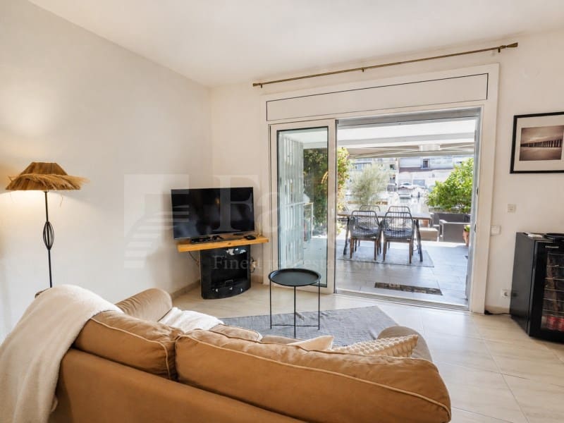 Apartamento de 2 habitaciones en Empuriabrava en venta - 295.000 € (Ref: 9986534)