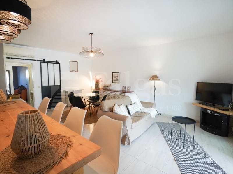 Apartamento de 2 habitaciones en Empuriabrava en venta - 295.000 € (Ref: 9986534)