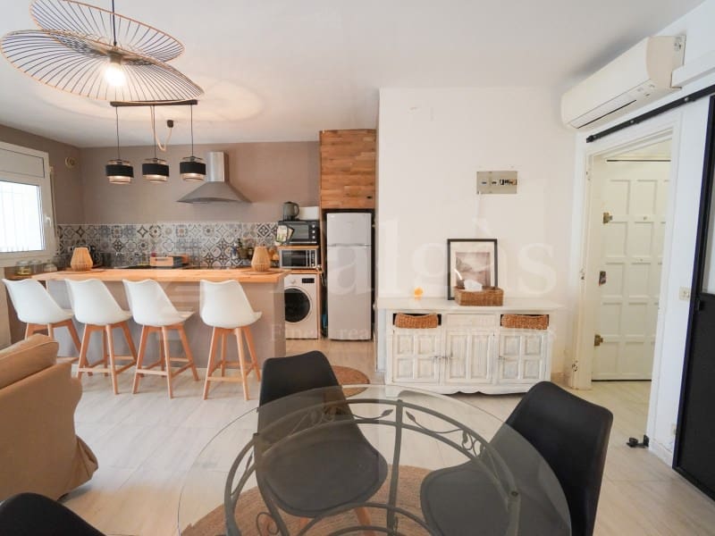 Apartamento de 2 habitaciones en Empuriabrava en venta - 295.000 € (Ref: 9986534)