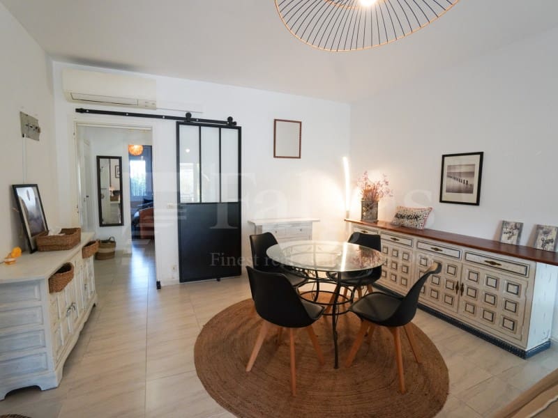 Apartamento de 2 habitaciones en Empuriabrava en venta - 295.000 € (Ref: 9986534)