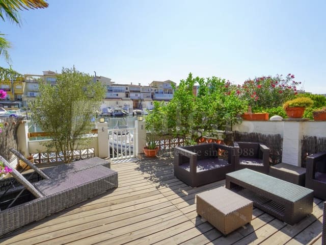 Apartamento de 2 habitaciones en Empuriabrava, Castelló d'Empúries en venta - 295.000 € (Ref: 9986534)