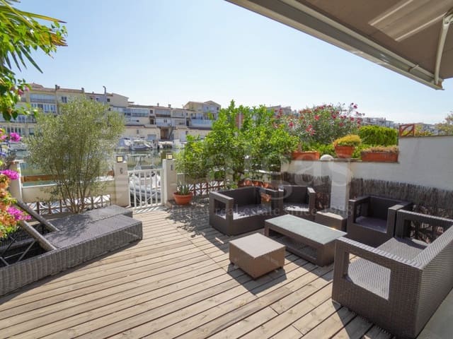 Apartamento de 2 habitaciones en Empuriabrava, Castelló d'Empúries en venta - 295.000 € (Ref: 9986534)