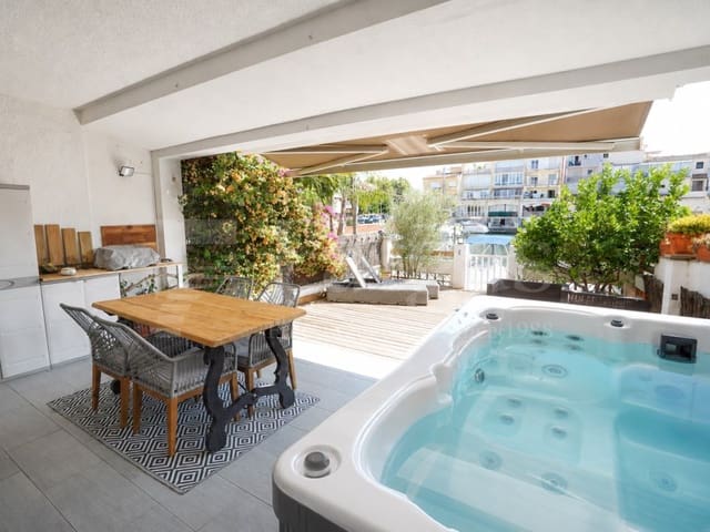 Apartamento de 2 habitaciones en Empuriabrava, Castelló d'Empúries en venta - 295.000 € (Ref: 9986534)